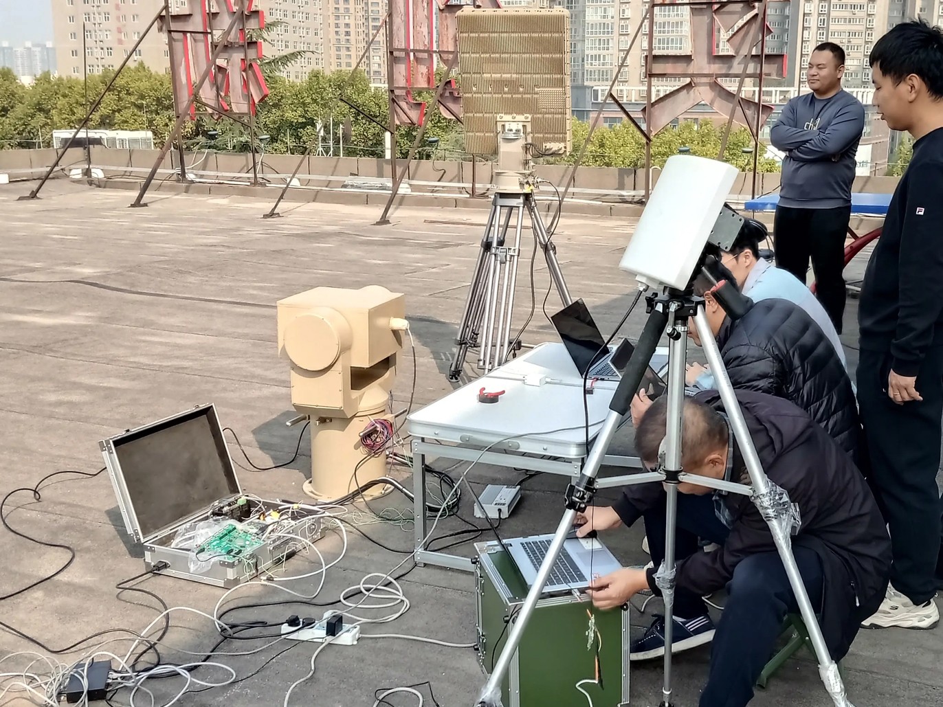 低慢小飞行器防御设备